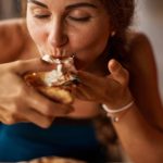 Trikovi za mršavljenje koji nemaju veze s tim šta jedete: 5 načina da prevarite mozak i telo i izvajate savršenu figuru Trikovi za mršavljenje koji nemaju veze s tim šta jedete: 5 načina da prevarite mozak i telo i izvajate savršenu figuru - featured image