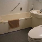 Koliko puta dnevno je normalno da idete na WC za svoje godine (ne, nije svejedno) Koliko puta dnevno je normalno da idete na WC za svoje godine (ne, nije svejedno) - featured image