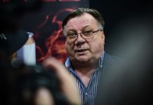 “Kada je video ovu promenu na sebi, više nismo mogli da ga lažemo”: Evo kako su zaista izgledali poslednji dani Halida Bešlića “Kada je video ovu promenu na sebi, više nismo mogli da ga lažemo”: Evo kako su zaista izgledali poslednji dani Halida Bešlića - featured image