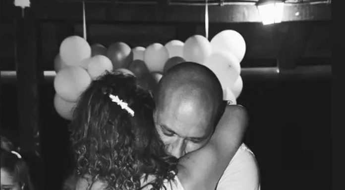 Iznenada nas je napustio srpski muzičar: Oglasila se pjevačica utučena od bola Iznenada nas je napustio srpski muzičar: Oglasila se pjevačica utučena od bola - featured image