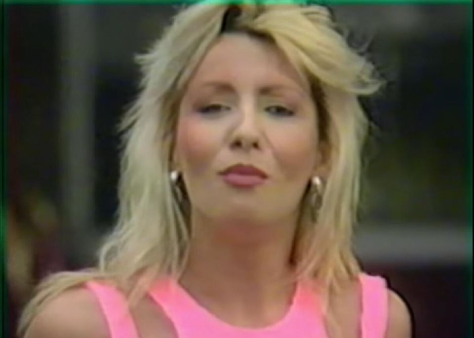 “Saznao sam da me varala s kućnim prijateljem, a u stanu sam je zatekao sa urednikom” Tvrdio je bivši muž Vesne Zmijanac - featured image “Saznao sam da me varala s kućnim prijateljem, a u stanu sam je zatekao sa urednikom” Tvrdio je bivši muž Vesne Zmijanac - featured image