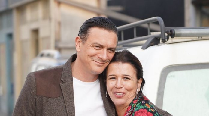 Naš čuveni glumac oženio je manekenku koja je radila sa najvećim svetskim zvezdama: Rodila je 3 sina pa otišla na selo da okopava baštu i gaji kokoši Naš čuveni glumac oženio je manekenku koja je radila sa najvećim svetskim zvezdama: Rodila je 3 sina pa otišla na selo da okopava baštu i gaji kokoši - featured image