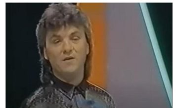 Živeo i lečio se od penzije, a svoj najveći hit posvetio Silvani Armenulić: Na sahranu su mu došli svi osim rođenog sina Živeo i lečio se od penzije, a svoj najveći hit posvetio Silvani Armenulić: Na sahranu su mu došli svi osim rođenog sina - featured image