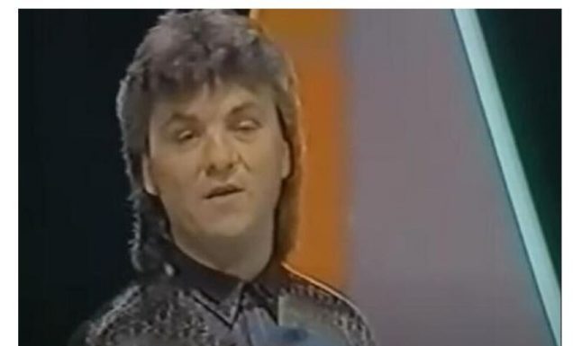 Živeo i lečio se od penzije, a svoj najveći hit posvetio Silvani Armenulić: Na sahranu su mu došli svi osim rođenog sina Živeo i lečio se od penzije, a svoj najveći hit posvetio Silvani Armenulić: Na sahranu su mu došli svi osim rođenog sina - featured image