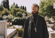 Ocu Vladimiru se selo divilo zbog idiličnog života sa Marinom i 6 dece: Ali je komšija video šta njegova supruga godinama radi i zgrozio se Ocu Vladimiru se selo divilo zbog idiličnog života sa Marinom i 6 dece: Ali je komšija video šta njegova supruga godinama radi i zgrozio se - featured image