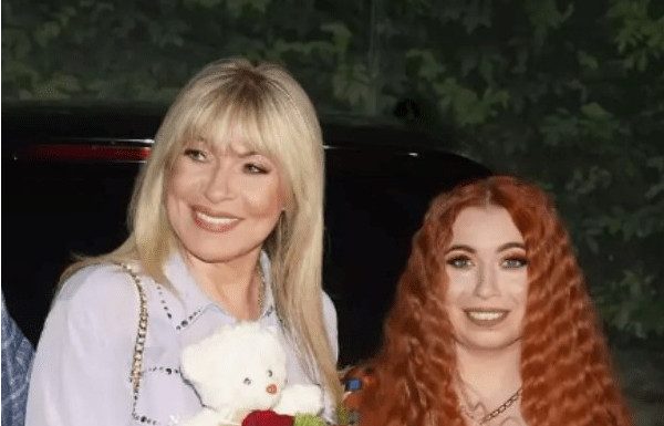 NAP0K0N SUZE RAD0SNlCE…!!!Suzana Jovanović postaje baka! VELlK0 SLAVLJE… NAP0K0N SUZE RAD0SNlCE…!!!Suzana Jovanović postaje baka! VELlK0 SLAVLJE… - featured image