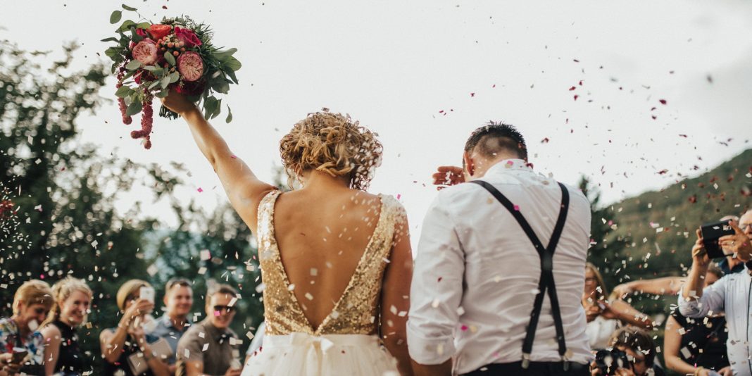 Primijetio je muškarca u pozadini fotografije – i sve se promijenilo - featured image