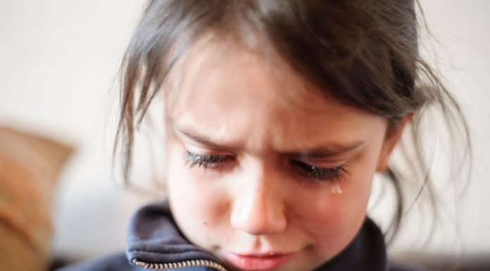 Izabrala sam najtišu devojčicu u sirotištu: Rekli su mi “Nemoj nju, ona ima loše gene” 15 godina kasnije desilo se ono što niko nije mogao da zamisli Izabrala sam najtišu devojčicu u sirotištu: Rekli su mi “Nemoj nju, ona ima loše gene” 15 godina kasnije desilo se ono što niko nije mogao da zamisli - featured image