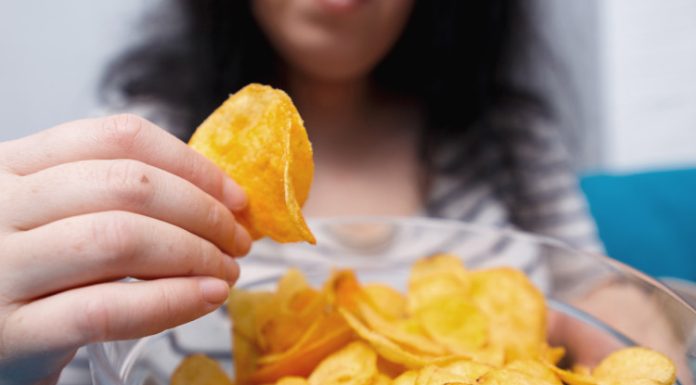 Evo šta je pronasla u omiljenom čipsu. Sastojak opasan po zdravlje Evo šta je pronasla u omiljenom čipsu. Sastojak opasan po zdravlje - featured image