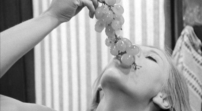 Ona je bila prva žena koja se skinula pred kamerama u bivšoj državi: ‘Zašto bih se pokajala?’ Ona je bila prva žena koja se skinula pred kamerama u bivšoj državi: ‘Zašto bih se pokajala?’ - featured image