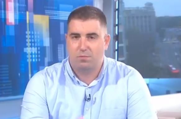 Beogradskog beskućnika prepoznala drugarica iz razreda: Bio najbolji đak, pa završio sa 2 kese na ulici, u duševnoj bolnici se desilo ono o čemu je sanjao Beogradskog beskućnika prepoznala drugarica iz razreda: Bio najbolji đak, pa završio sa 2 kese na ulici, u duševnoj bolnici se desilo ono o čemu je sanjao - featured image