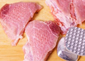 Sve vreme pogrešno pržite meso, nemojte više ovo raditi! Stari trik iskusnih kuvarica će vas raspametiti, potrebno je da uradite samo jednu stvar Sve vreme pogrešno pržite meso, nemojte više ovo raditi! Stari trik iskusnih kuvarica će vas raspametiti, potrebno je da uradite samo jednu stvar - featured image