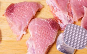 Sve vreme pogrešno pržite meso, nemojte više ovo raditi! Stari trik iskusnih kuvarica će vas raspametiti, potrebno je da uradite samo jednu stvar Sve vreme pogrešno pržite meso, nemojte više ovo raditi! Stari trik iskusnih kuvarica će vas raspametiti, potrebno je da uradite samo jednu stvar - featured image