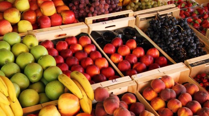 Ako jedete na ovo voće, zaboravite: Krcato je sećerom, ima više kalorija od čokolade Ako jedete na ovo voće, zaboravite: Krcato je sećerom, ima više kalorija od čokolade - featured image