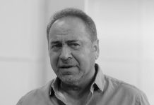 Kad je saznao da ima rak odveo je ženu pred oltar i izmirio se sa svim ljudima: Marinko Rokvić umro je 3 mjeseca nakon toga Kad je saznao da ima rak odveo je ženu pred oltar i izmirio se sa svim ljudima: Marinko Rokvić umro je 3 mjeseca nakon toga - featured image