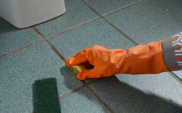 OČISTITE FUGE I PLOČICE PRIRODNOM METODOM: Iskusne domaćice otkrile trik, KAKO OVO RANIJE NISMO ZNALI? OČISTITE FUGE I PLOČICE PRIRODNOM METODOM: Iskusne domaćice otkrile trik, KAKO OVO RANIJE NISMO ZNALI? - featured image