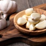 Šta se dešava sa telom ako jedete beli luk 7 dana: 8 stvari o kojima vam niko nije pričao Šta se dešava sa telom ako jedete beli luk 7 dana: 8 stvari o kojima vam niko nije pričao - featured image