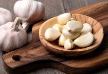 Šta se dešava sa telom ako jedete beli luk 7 dana: 8 stvari o kojima vam niko nije pričao Šta se dešava sa telom ako jedete beli luk 7 dana: 8 stvari o kojima vam niko nije pričao - featured image