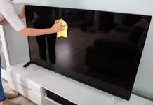 Uobičajena greška u čišćenju može uništiti vaš televizor: Ovo svi koristimo, a nismo ni svesni opasnosti Uobičajena greška u čišćenju može uništiti vaš televizor: Ovo svi koristimo, a nismo ni svesni opasnosti - featured image