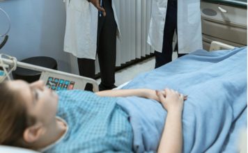 Njena odluka u bolničkoj sobi spasila me je i od oca i od sebe Njena odluka u bolničkoj sobi spasila me je i od oca i od sebe - featured image