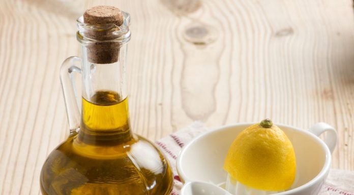 Svako veče pred spavanje popite maslinovo ulje sa limunovim sokom i primetićete promene na svom telu već kroz par dana: Odlično je za varenje i blistav ten