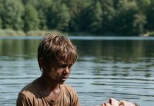 12-godišnji beskućnik skače u bijesnu rijeku kako bi spasio milijardera – ono što se potom desi, zauvijek će promijeniti njihove živote!