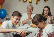 Na obiteljskom slavlju moj nećak me polio sokom, a cijela rodbina je gledala i smijala se; ali već nakon osam sati svi su me zajedno molili da oprostim „glupom dečku“, jer sam učinila nešto što uopće nisu očekivali…😉