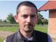 Ovaj Bosanac ima NAJLUĐE IME na Balkanu! Pop mu zato ZABRANIO ULAZAK U CRKVU, a policija ga pušta BEZ KAZNE kad zgreši: Ček samo da čujete KAKO MU SE BRAĆA ZOVU Ovaj Bosanac ima NAJLUĐE IME na Balkanu! Pop mu zato ZABRANIO ULAZAK U CRKVU, a policija ga pušta BEZ KAZNE kad zgreši: Ček samo da čujete KAKO MU SE BRAĆA ZOVU - featured image