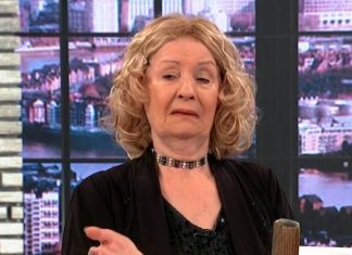 Lepa Lukić OSTALA BEZ KOSE, neće više da nosi periku: Pogledajte kako sada izgleda kraljica narodne muzike (FOTO)