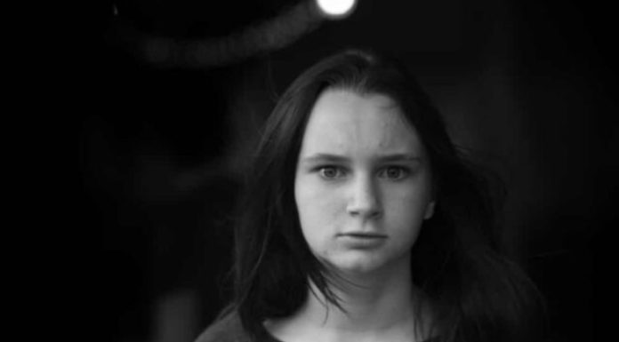 Kako prepoznati mentalno bolesnu osobu koja to vješto prikriva? Važan signal odaje je u razgovoru