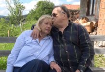 Simptomi bolesti od koje je umrla žena Halida Bešlića: Pevač je po boji kože znao da ima rak