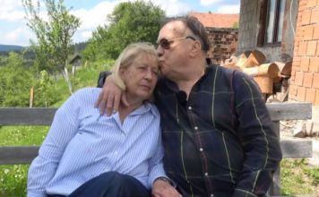 Simptomi bolesti od koje je umrla žena Halida Bešlića: Pevač je po boji kože znao da ima rak