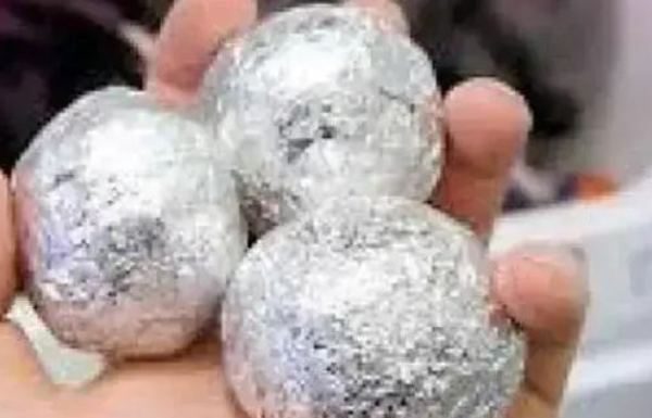 Stavila ISPRED VRATA zgužvani komad ALU folije – Rešila se preko noći problema koji je prisutan u mnogim kućama Stavila ISPRED VRATA zgužvani komad ALU folije – Rešila se preko noći problema koji je prisutan u mnogim kućama - featured image
