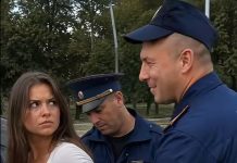 Zaustavili su je na pustoj cesti, stavili lisice i tek tada shvatili koga su priveli Zaustavili su je na pustoj cesti, stavili lisice i tek tada shvatili koga su priveli - featured image