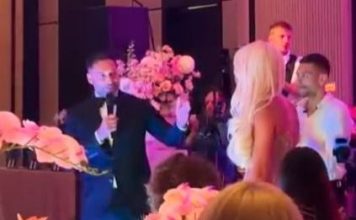 Karleuša poljubila bivšeg supruga pred svima: Haos u hotelu, gosti vrište (VIDEO) Karleuša poljubila bivšeg supruga pred svima: Haos u hotelu, gosti vrište (VIDEO) - featured image