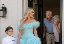 Roditelji su me izbacili iz kuće s devetnaest godina jer nisam htjela prekinuti trudnoću. Deset godina poslije vratila sam se sa svojom kćeri — a jedna skrivena istina ostavila ih je drhteći od šoka. Roditelji su me izbacili iz kuće s devetnaest godina jer nisam htjela prekinuti trudnoću. Deset godina poslije vratila sam se sa svojom kćeri — a jedna skrivena istina ostavila ih je drhteći od šoka. - featured image