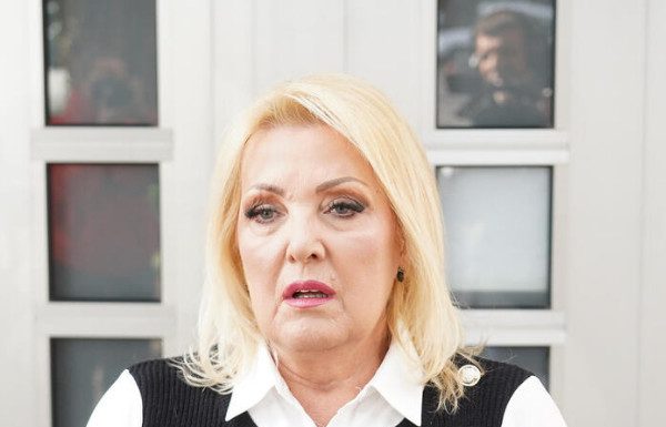 Snežana Đurišić rešila da odustane od svega: Saopštila javnosti tužnu odluku! Snežana Đurišić rešila da odustane od svega: Saopštila javnosti tužnu odluku! - featured image