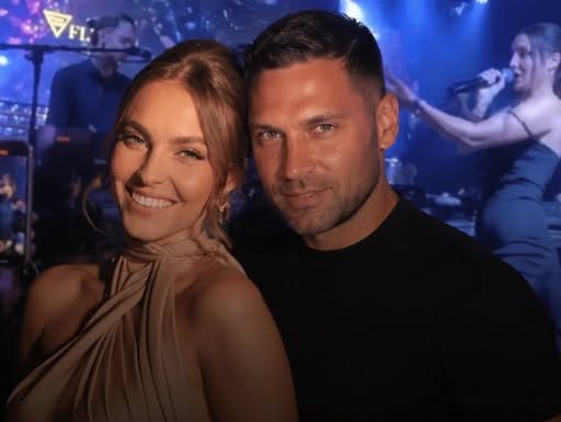 ČUVALA JE LIJEPE VIJESTI, U STROGOJ TAJNOSTI sad je stomak odao: Džejla Ramović prima čestitke, dolazi nam djevojcica…PORUKA MLAĐE KĆERKE SLOMILA DUŠKA TOŠIĆA: PIjunula na oca (video) ČUVALA JE LIJEPE VIJESTI, U STROGOJ TAJNOSTI sad je stomak odao: Džejla Ramović prima čestitke, dolazi nam djevojcica…PORUKA MLAĐE KĆERKE SLOMILA DUŠKA TOŠIĆA: PIjunula na oca (video) - featured image