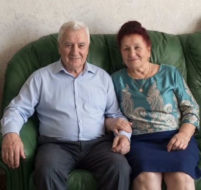 Moj otac je celog života uzimao celu platu moje majke. Jednog dana smo konačno saznali na šta je potrošio sav taj novac. Moj otac je celog života uzimao celu platu moje majke. Jednog dana smo konačno saznali na šta je potrošio sav taj novac. - featured image