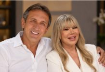 Brzo je prebojela njegovu smrt!! SUZANA JOVANOVIĆ uhvaćena u ZAGRLJAJU našeg popularnog muzičara!!!Kćerka nakon ovog skandala napustila dom… Brzo je prebojela njegovu smrt!! SUZANA JOVANOVIĆ uhvaćena u ZAGRLJAJU našeg popularnog muzičara!!!Kćerka nakon ovog skandala napustila dom… - featured image