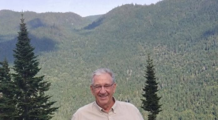 Kad mi se Parkinsonova bolest pogoršala, moja su djeca počela šaptati iza mojih leđa, uzela su mi ključeve od kuće i moje dokumente… A onda su me jednog jutra odvezla u planine i rekla mi da izađem Kad mi se Parkinsonova bolest pogoršala, moja su djeca počela šaptati iza mojih leđa, uzela su mi ključeve od kuće i moje dokumente… A onda su me jednog jutra odvezla u planine i rekla mi da izađem - featured image