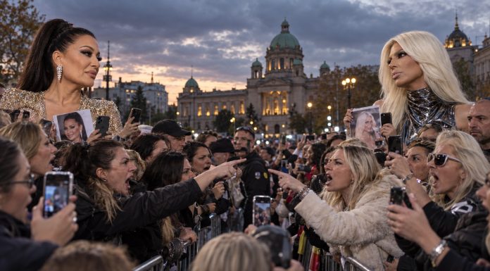 „Zašto se fanovi Cece i Karleuše svađaju već 20+ godina zbog žena koje uopšte ne poznaju?“ „Zašto se fanovi Cece i Karleuše svađaju već 20+ godina zbog žena koje uopšte ne poznaju?“ - featured image