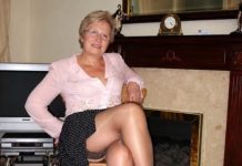 😱💔 Bogati 78-godišnji djed ponudio mi je da provedem samo jednu noć u njegovoj vili. Pristala sam, ali kada je zaključao vrata spavaće sobe i šapnuo: „Izuj cipele. Uskoro počinjemo“, sledila sam se od straha. Ono što se dogodilo u ponoć natjeralo me da padnem na koljena i briznem u plač… 😨‼️ 😱💔 Bogati 78-godišnji djed ponudio mi je da provedem samo jednu noć u njegovoj vili. Pristala sam, ali kada je zaključao vrata spavaće sobe i šapnuo: „Izuj cipele. Uskoro počinjemo“, sledila sam se od straha. Ono što se dogodilo u ponoć natjeralo me da padnem na koljena i briznem u plač… 😨‼️ - featured image